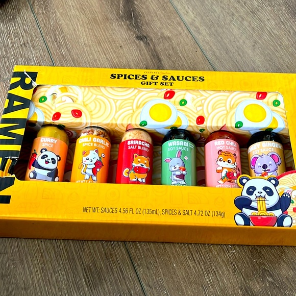 NIB! Ramen Spices and Sauces 6 Piece Gift Set. - Picture 1 of 9